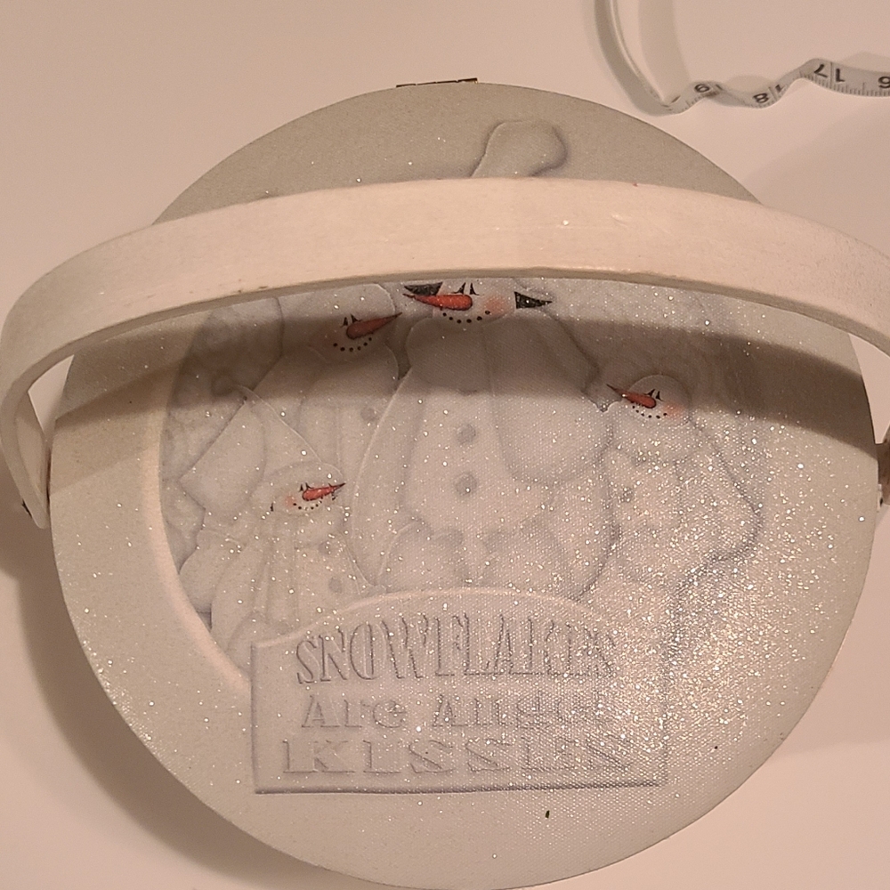 Snowflakes are Angel Kisses" Hinged basket Lid - Picture 2 of 14